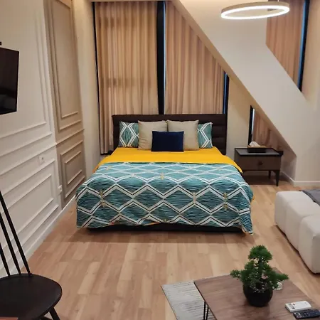 Square 21 * Tiran